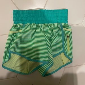 High rise lulu 3 in size 4/6